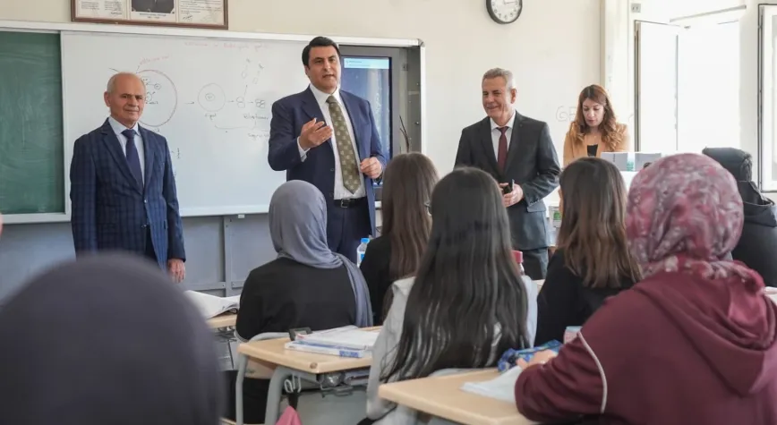 ÜNİVERSİTE YOLCULUĞUNA İLK BİLET BAŞKAN YILMAZ’DAN
