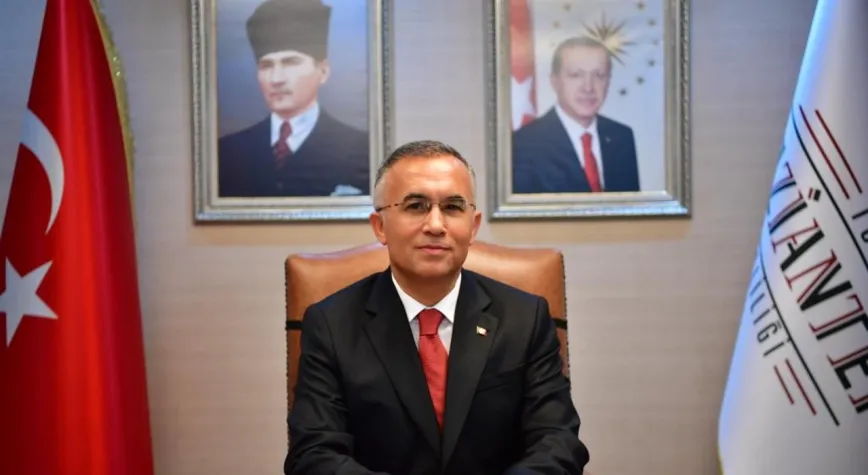 Vali Kemal Çeber'den 29 Ekim mesajı: 'Cumhuriyet, geleceğe verdiğimiz sözdür'