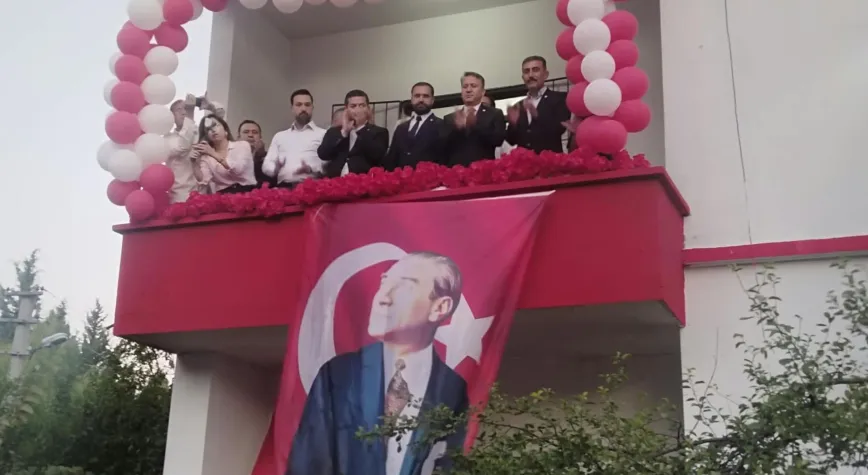 Yeni Parti Şehitkamil İlçe Binası Görkemli Törenle Açıldı