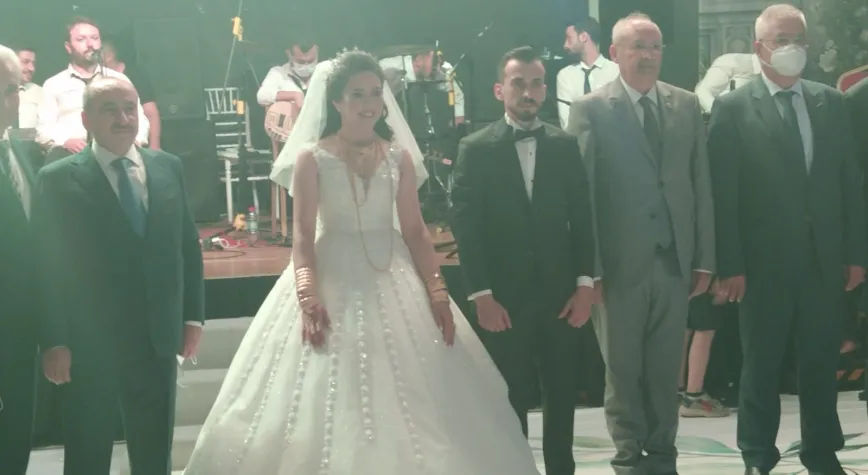 Yılda ailesinin: MUTLU GÜNÜ