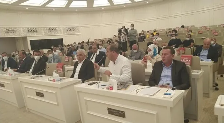 Yılmaz kireç” belediye kimsenin babasının malı değil”